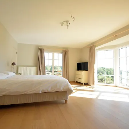 Magnificent Spacious And Bright Villa, Splendid View, Large Garden, Sauna Βίλα Houyet